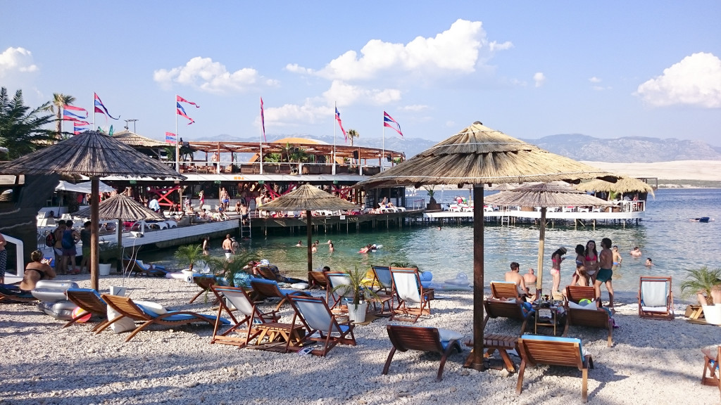 Zrce Beach wordt ook wel "Klein Ibiza" genoemd. Ik snap wel waarom!