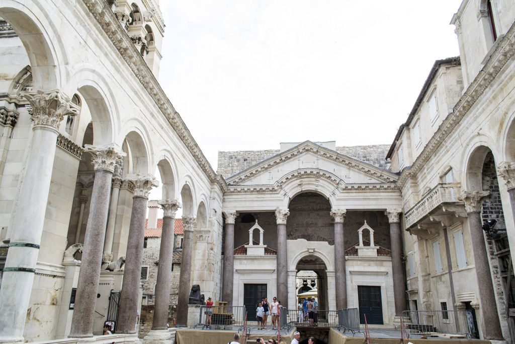 Split is een hele mooie, historische stad. Veel oude gebouwen!